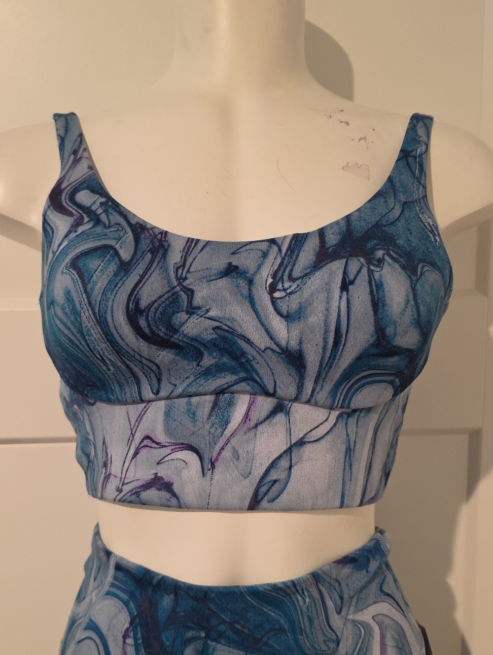 NWT Victoria's Secret Blue Marble Print Sports Bra